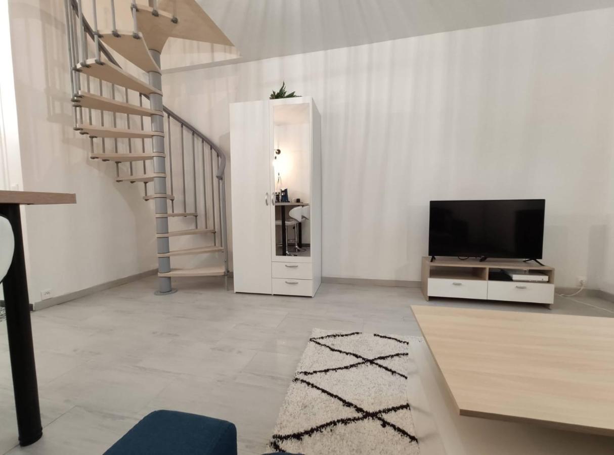 Appartement Superbe Duplex en plein cœur de Crépy-en-Valois Extérieur photo